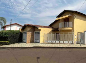 Casa Amarela - Sobrado em Brotas